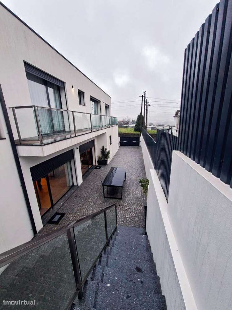 Moradia T3+2 | Vermoim - V.N. Famalicão | 2023 (Preço negociável) - Grande imagem: 4/45