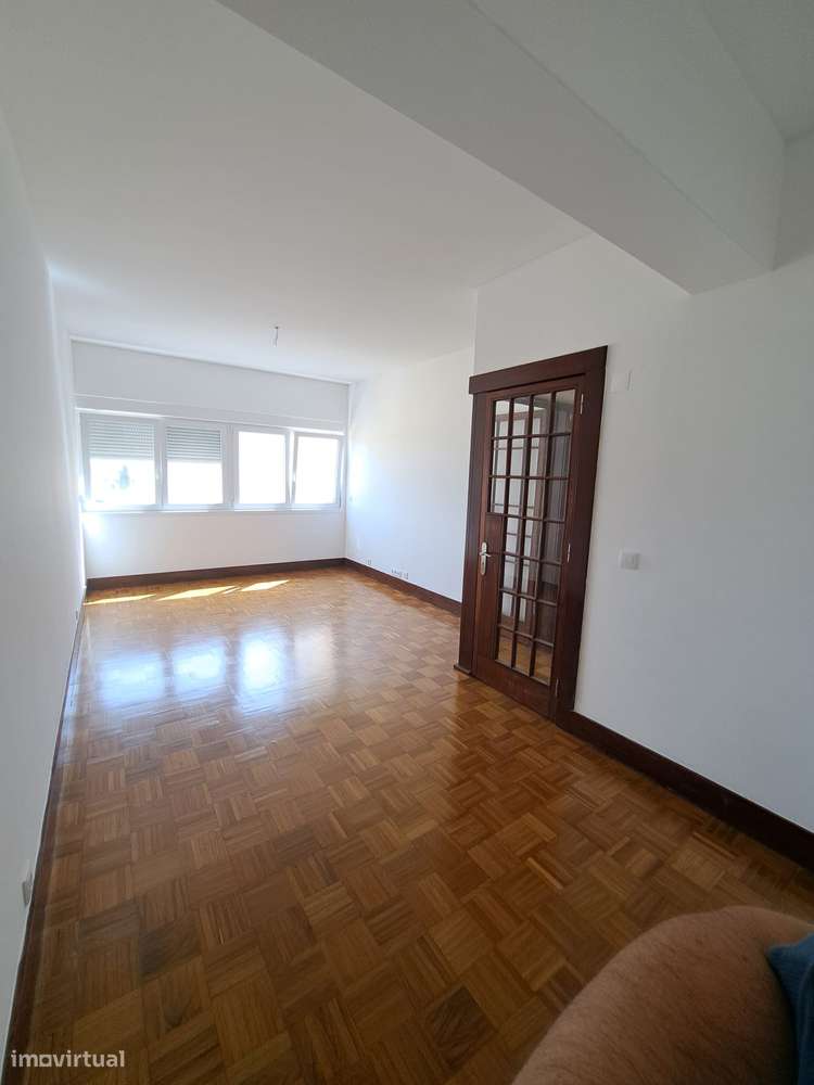 Arrendamento T2 no Restelo - Grande imagem: 4/12