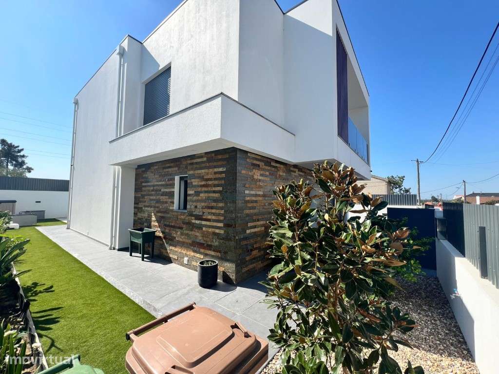 Moradia Isolada T4 Com piscina - Grande imagem: 4/40