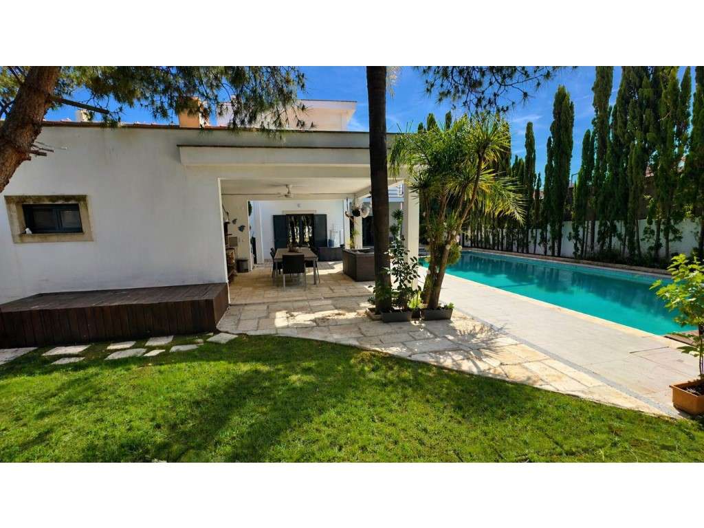 Moradia T4 com Piscina, Jardim e Garagem no Pinhal Novo - Excelente...-41