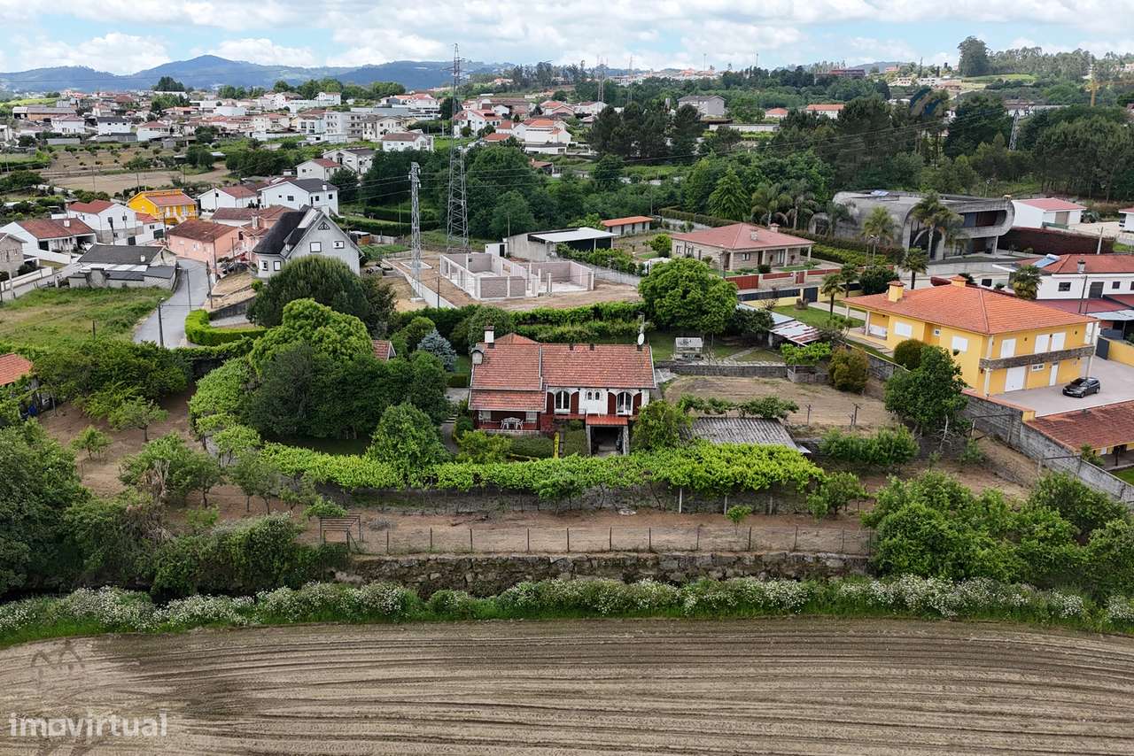 Quinta T4 com 3.670 m² de Terreno em Bitarães, Paredes-59