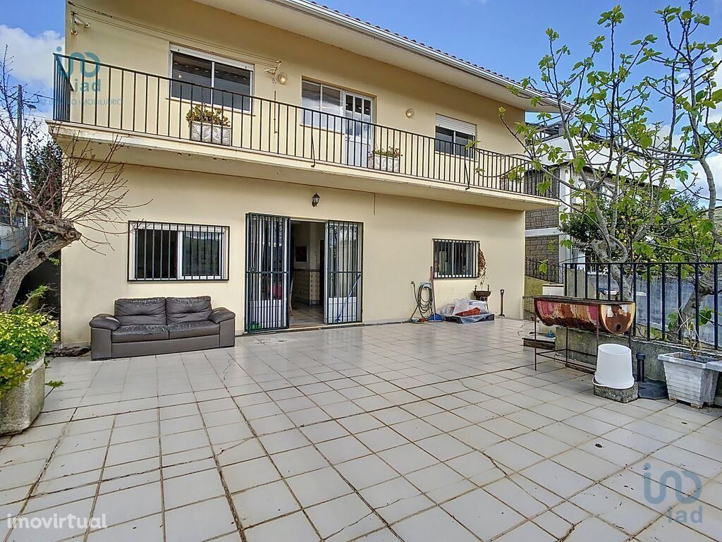 Casa T4 em Leiria de 325,00 m2