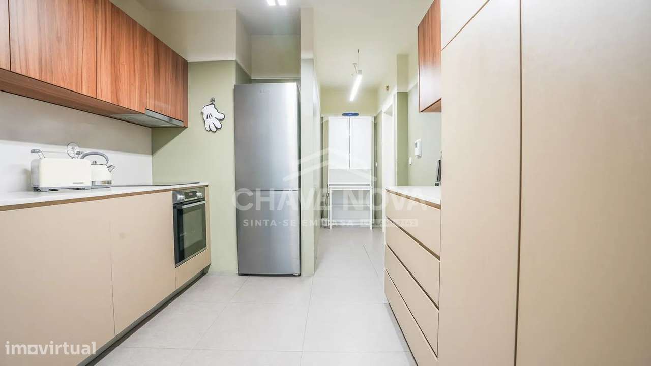 T2 Renovado c/ Lugar de Garagem na Alameda Jardins da Arrábida-5