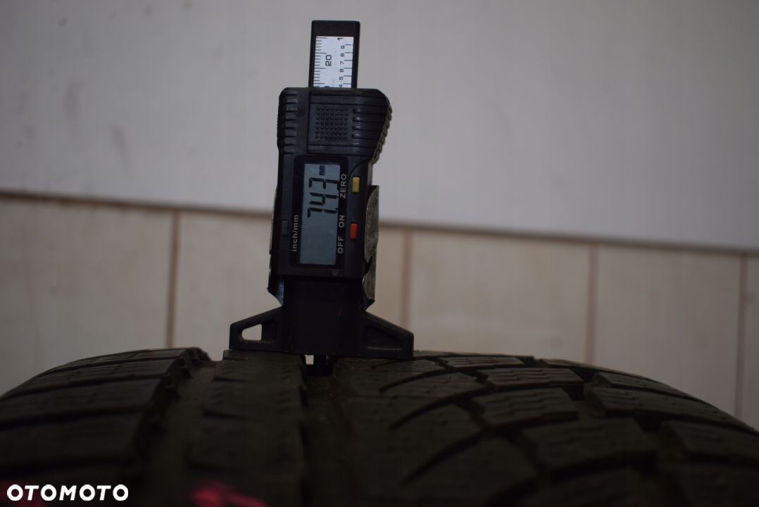 R20 245/35 Nokian Wr A4 pojedyncza - 3