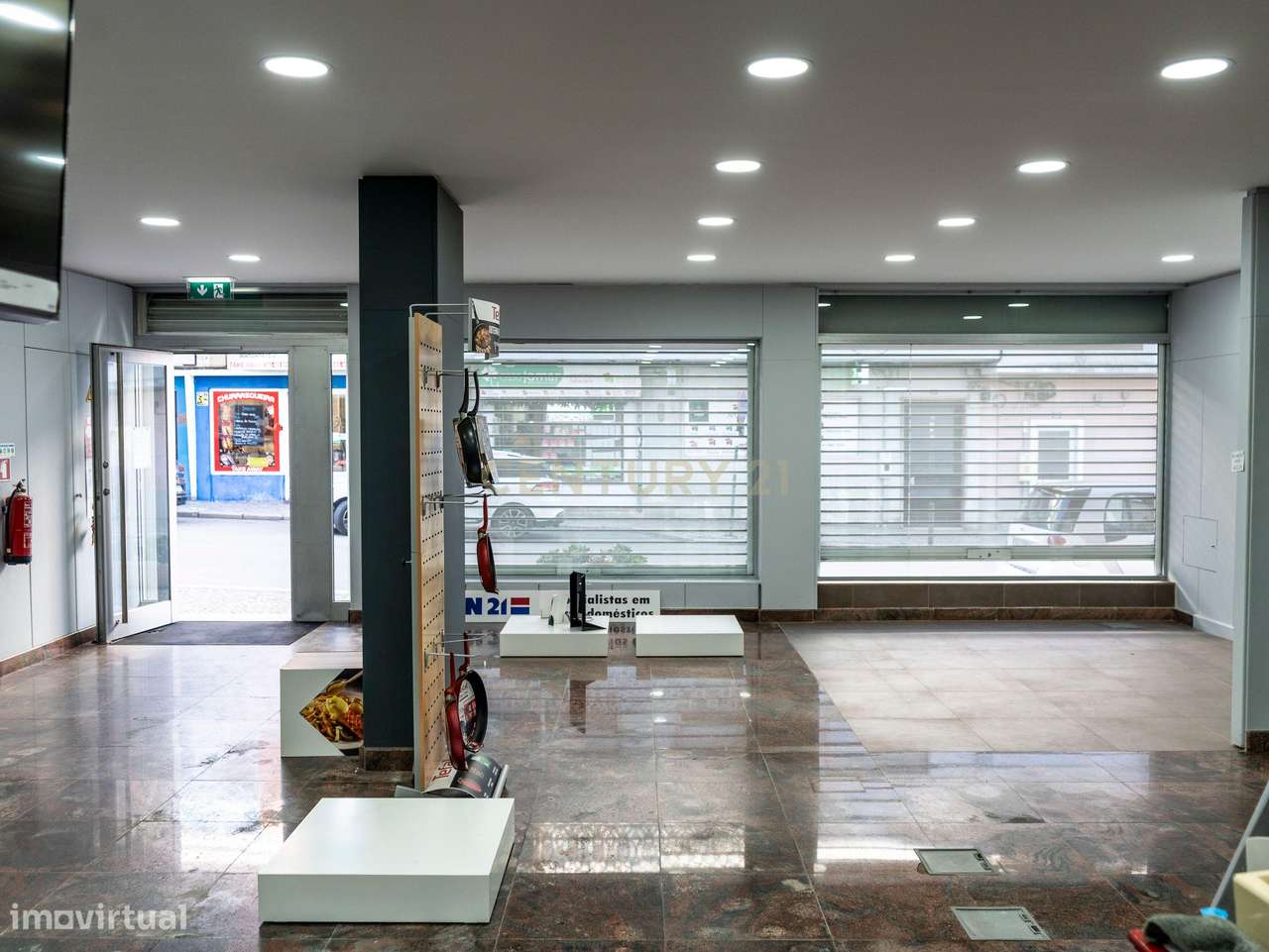 Loja para Arrendamento – Localização Privilegiada no Lavradio - Grande imagem: 4/17