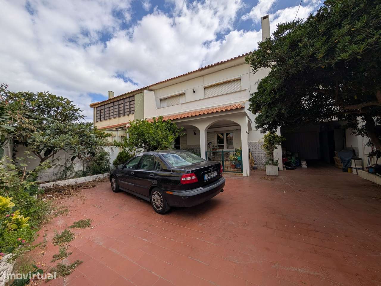 Excelente moradia centro Costa Caparica-11