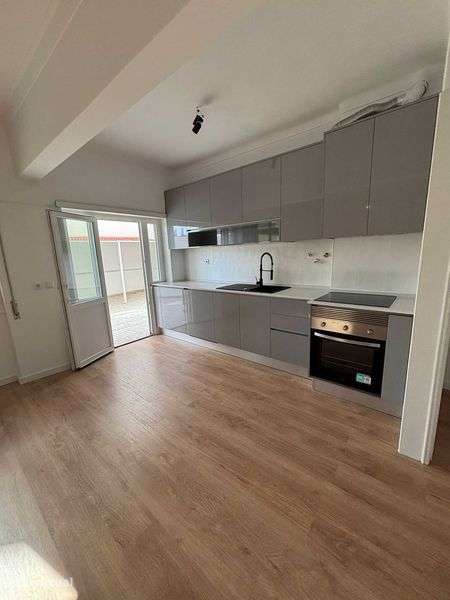 Apartamento Renovado Com Logradouro T3 - 149m2 - Grande imagem: 4/12