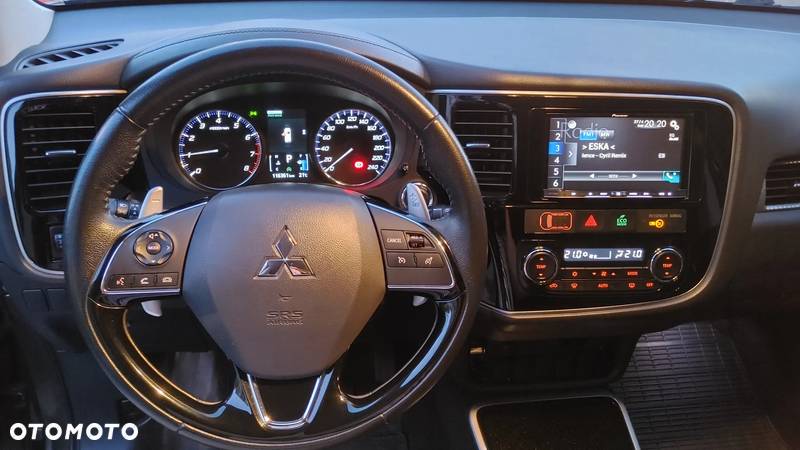 Mitsubishi Outlander 2.0 Intense + 4WD CVT - 22
