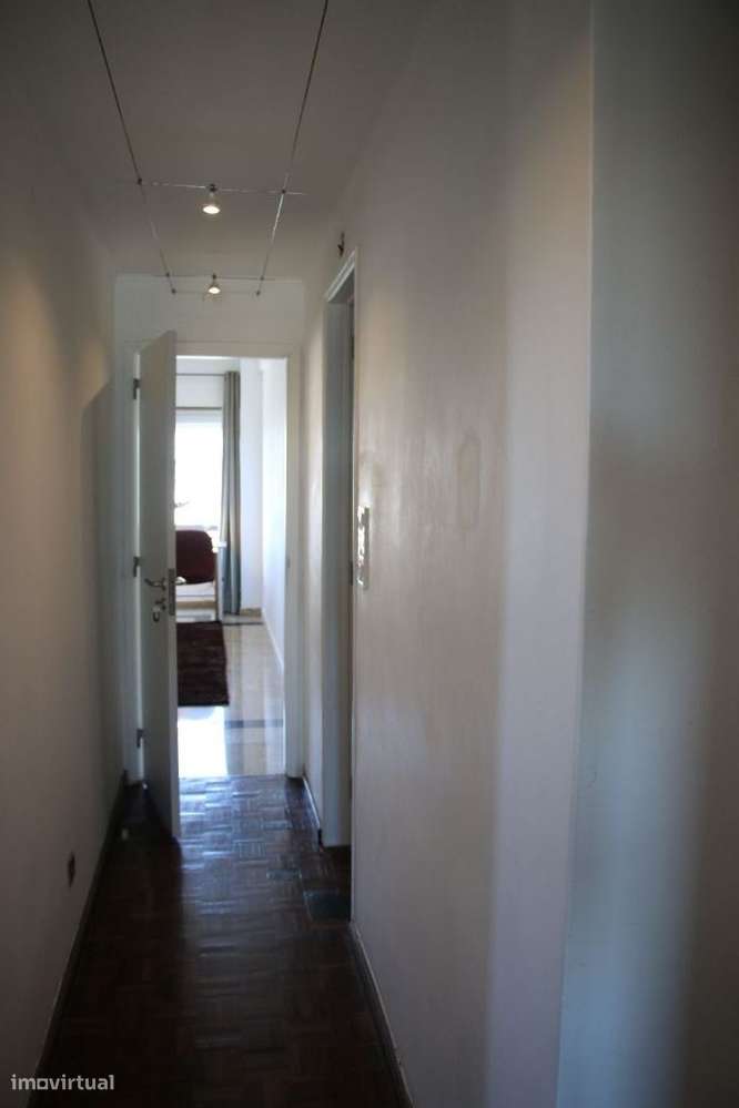 T4 (T5) , Vistas, 2 Elevadores - Centro Carnaxide-16