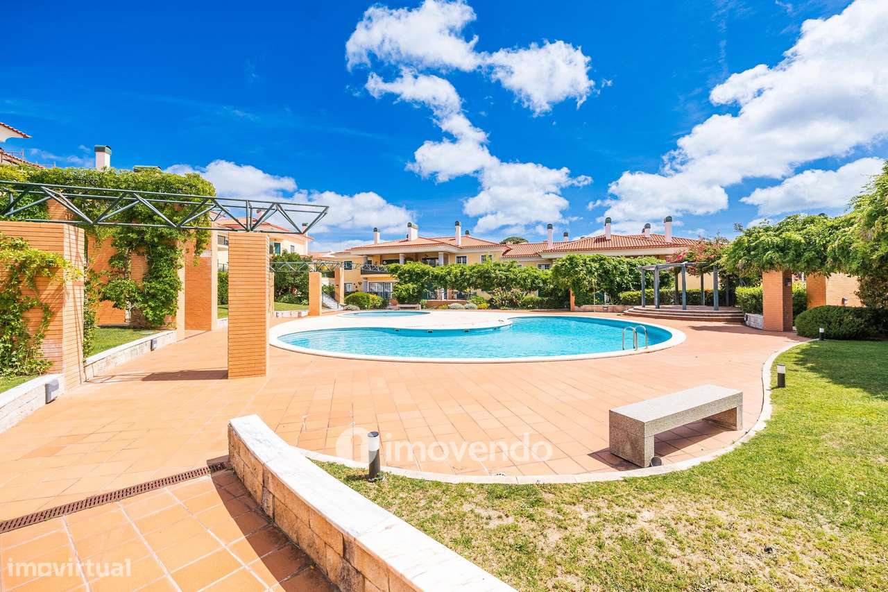 Apartamento T3 com garagem, em condomínio com piscina, em Bicesse-50