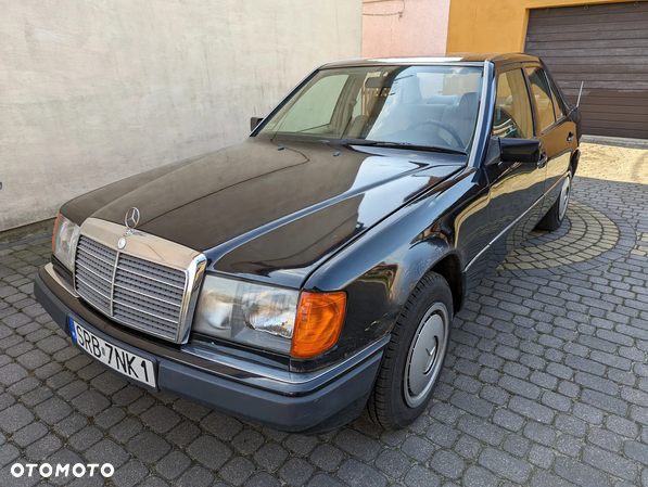 Mercedes-Benz W124 (1984-1993) - 12