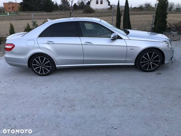 Mercedes-Benz Klasa E 250 CGI BlueEFFICIENCY Automatik Elegance - 7