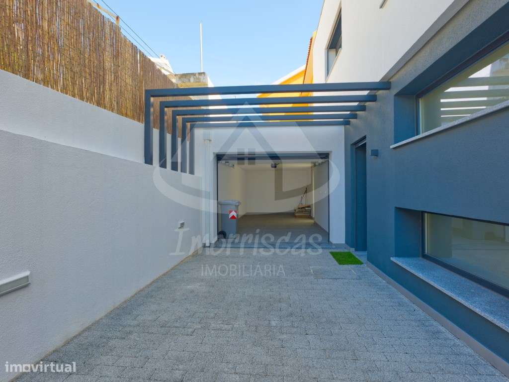 Moradia V4 Nova de Luxo com Rooftop e Vista Rio | Santa Iria de Azóia-16