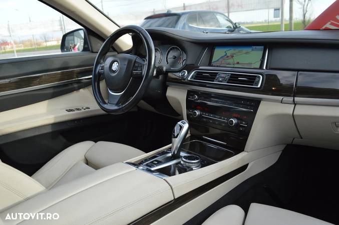 BMW Seria 7 730d xDrive Edition Exclusive - 23