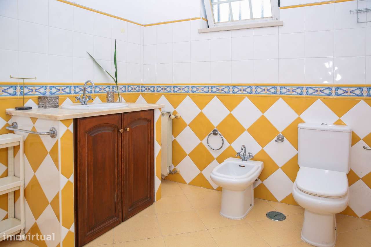 Moradia T4 isolada com logradouro de 2.200m²-28