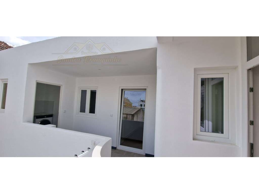 Apartamento T3+1 RENOVADO no centro-36