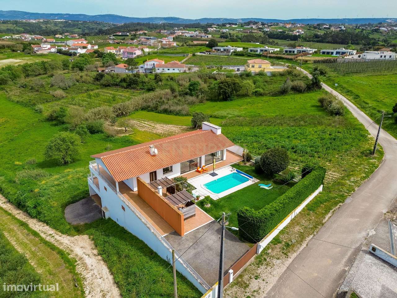 Moradia T3 com Piscina e 3 515 m² de Terreno | Entre o Campo e o Mar |-32