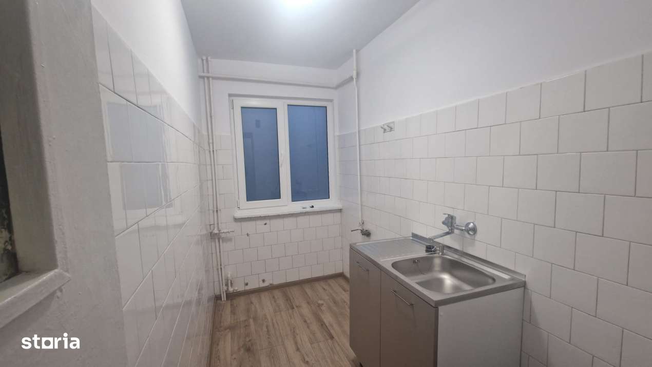 Apartament 2 camere, semidecomandat, 45mp, Craiovita Noua, zona Elena - Imagine principală: 5/6