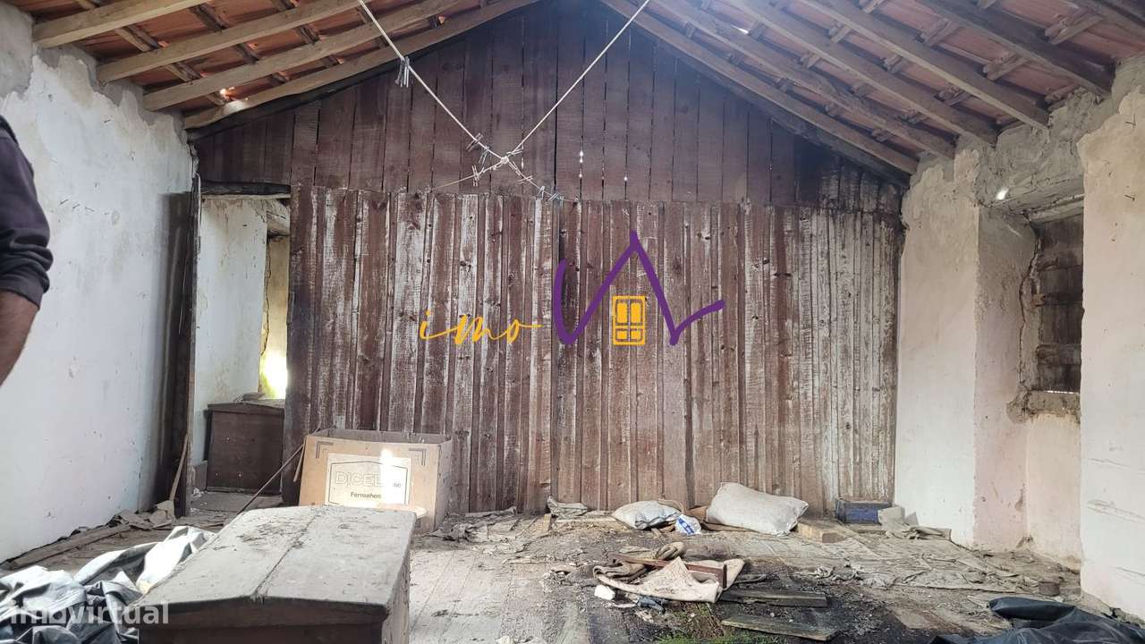 Moradia para remodelar junto à praia da Ereira - Grande imagem: 3/16