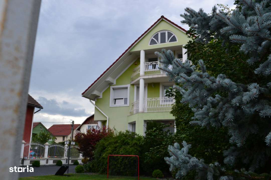 Casa/vila 400 mp-teren 900mp-piscina-Unirea- Vasile Petri, comision 0-0