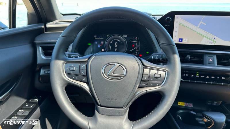 Lexus UX 250h Sport - 10