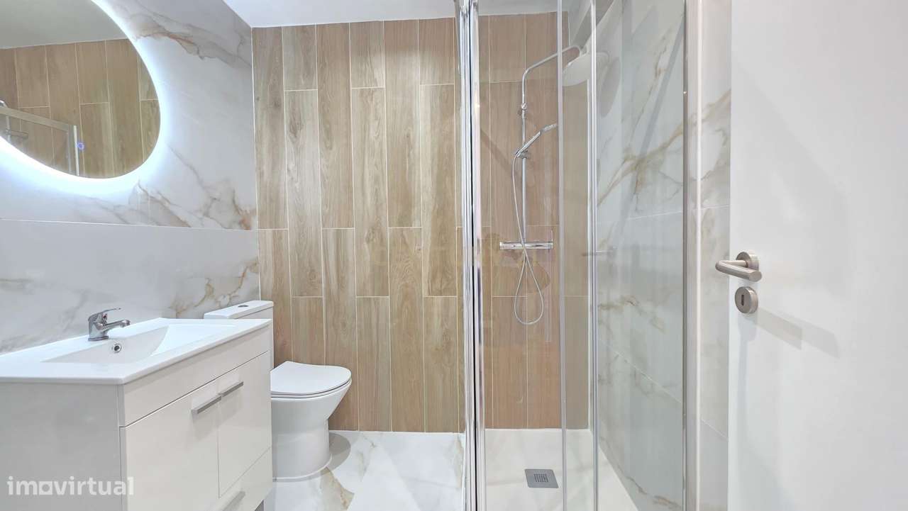 Apartamento T3 Renovado com elevador em Camarate – Pronto a Habitar-12