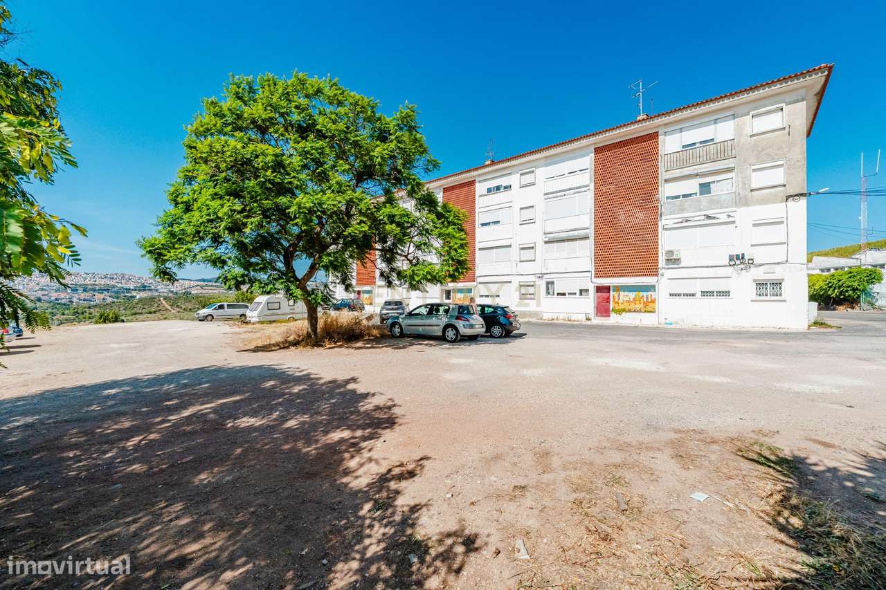 Apartamento T2 à venda na Praceta Dom João IV-10