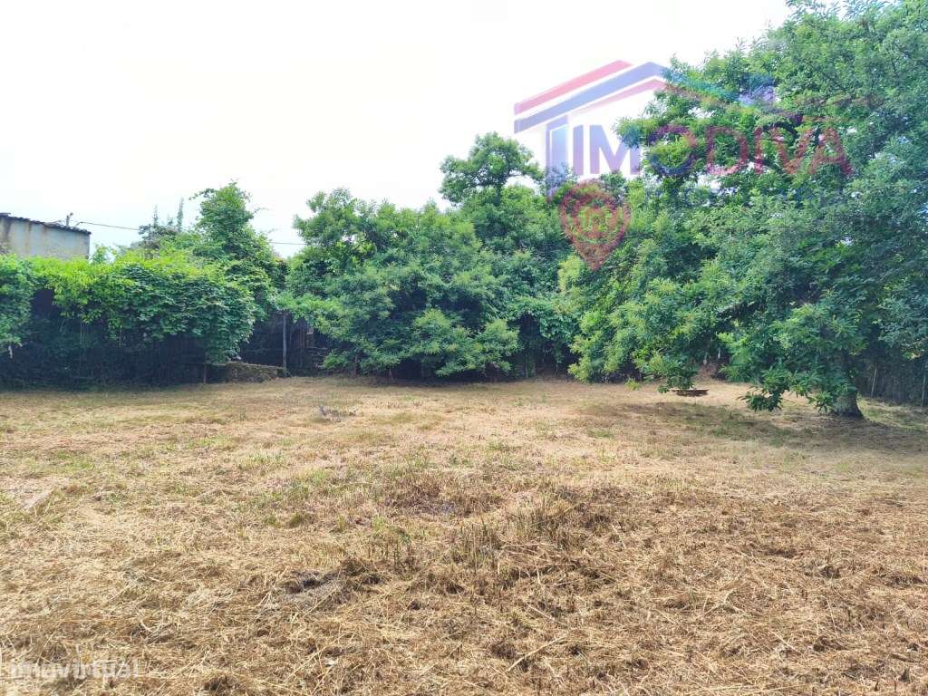 Moradia com terreno em Castanheira de Pera-24