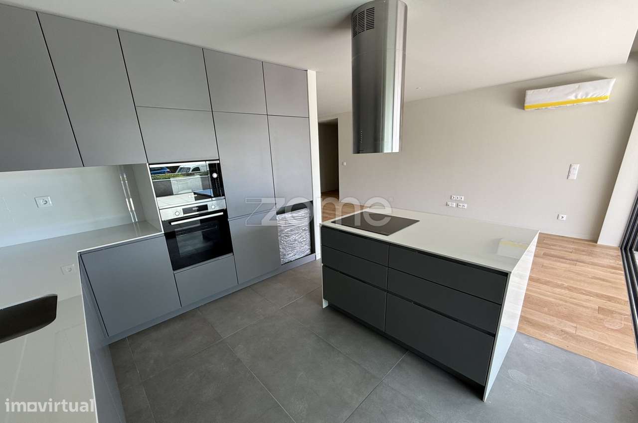 Apartamento T2 novo, com terraço e piscina, em Ponta Delgada-12