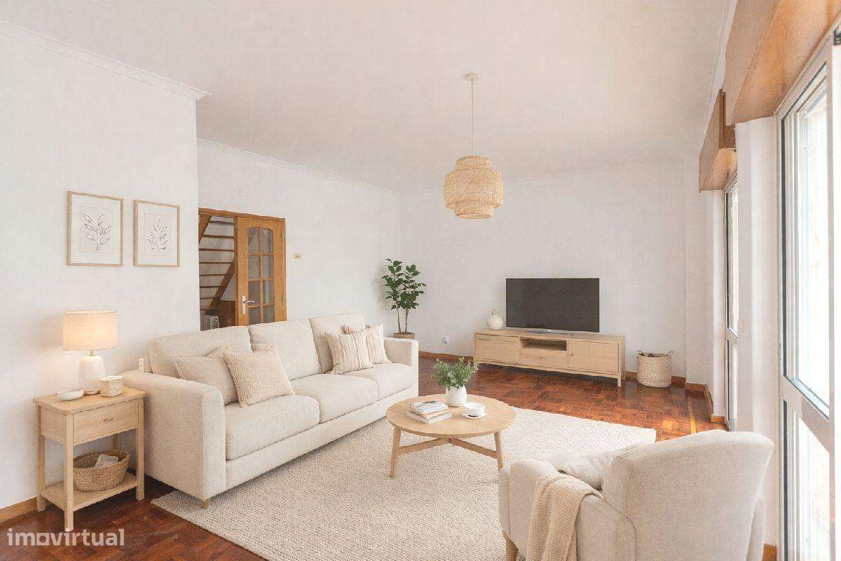 T2 Duplex com 101 m2 e 2 WC – Um apto. diferente na Amadora-2