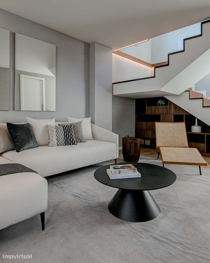 Apartamento T2 Duplex - Porto Renovato - Av. Fernão de Magalhães 210 - Grande imagem: 2/14