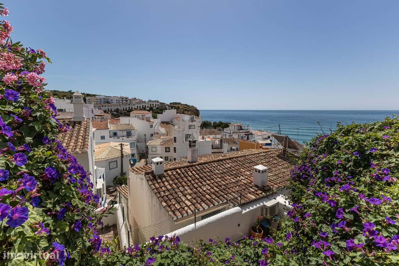 Casa geminada com caráter e vista para o mar em Burgau, Budens-25