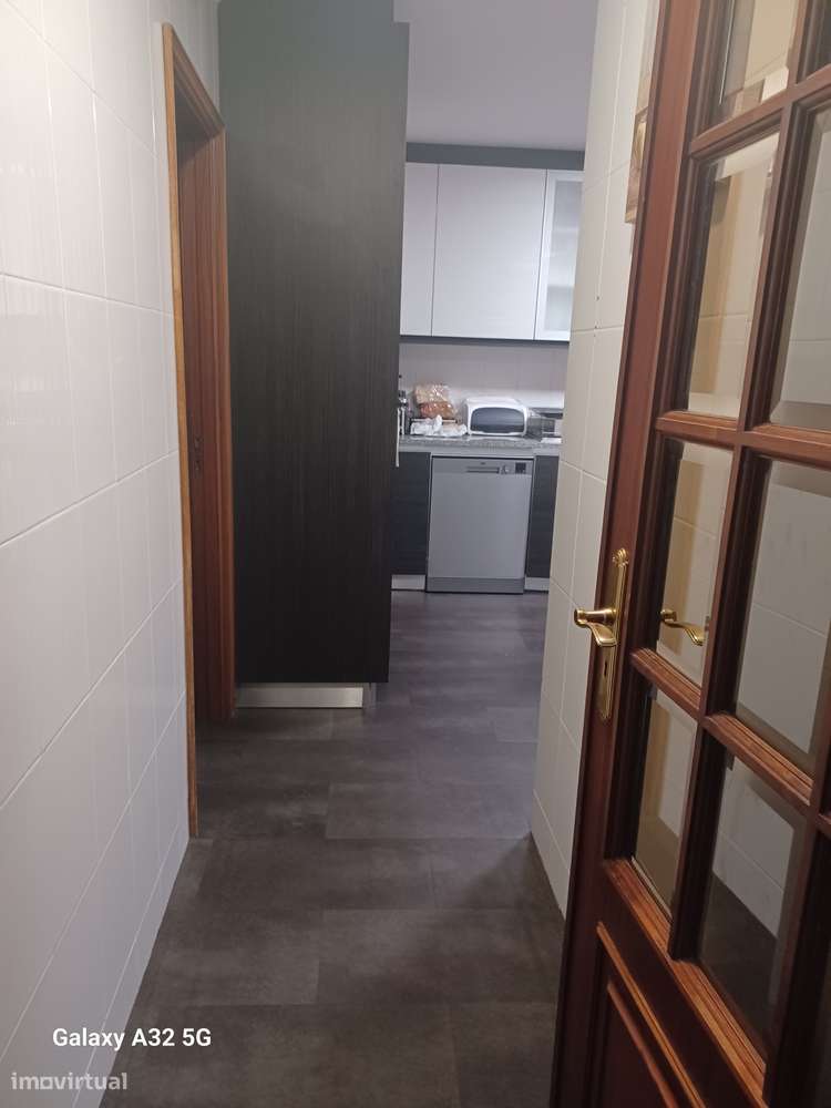 Bom T4 c/ terraço/varandas/nascente poente, a 5 minutos a pé do metro-10