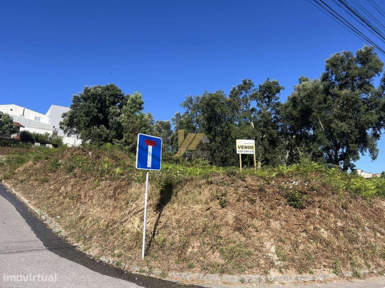 Terreno de gaveto para construção com 450m2 - Grande imagem: 2/4