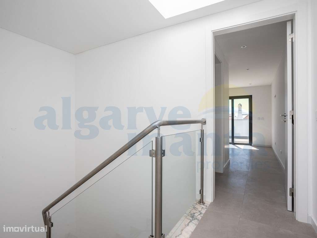 Exclusiva Moradia T4 de Luxo à Beira-Mar com Piscina Privada, Estac...-26