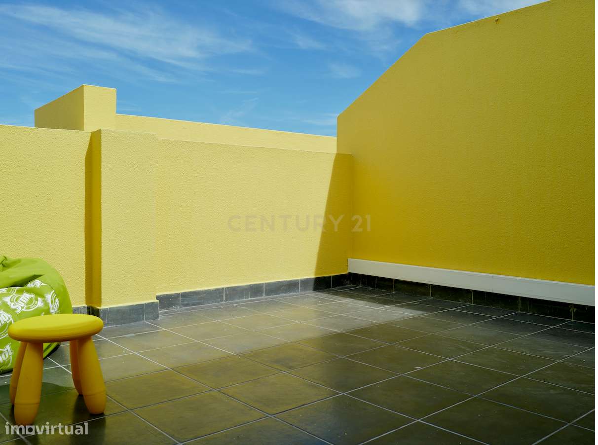 Apartamento Duplex T4 de Prestígio com Vista Rio | Alcochete-23