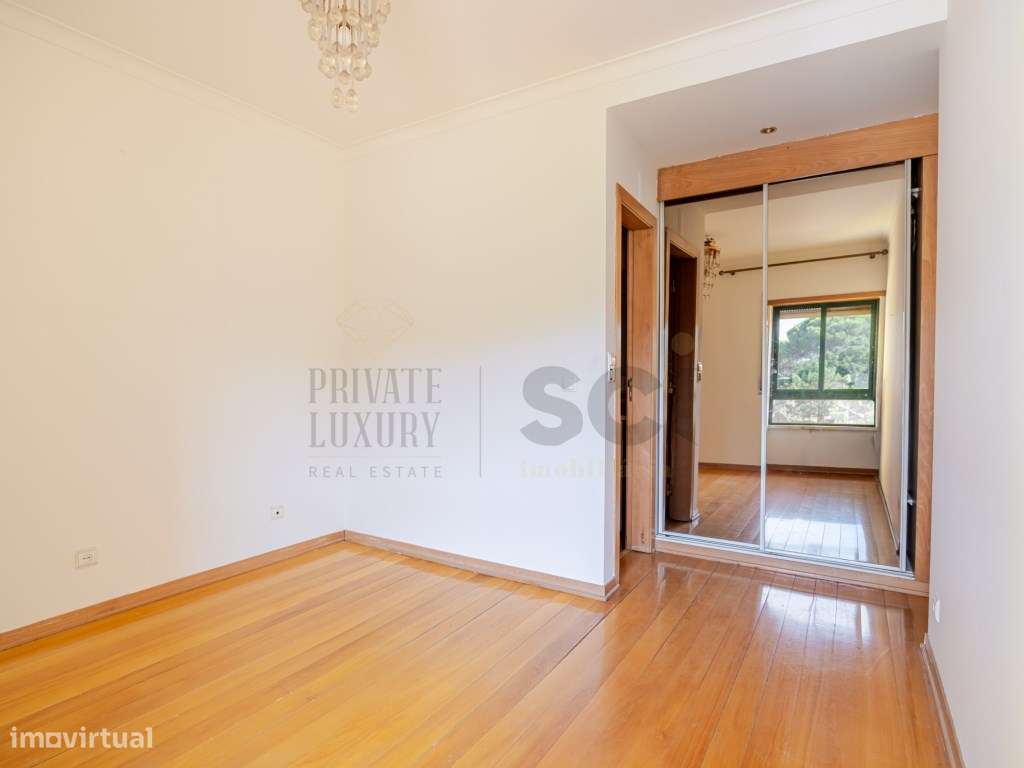 Apartamento T3 Parque da Paz Almada Arrecadação e Varandas-25