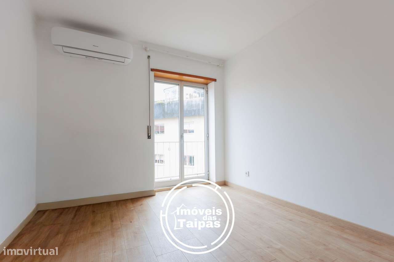 Vende-se Apartamento Duplex Centro das Taipas-20