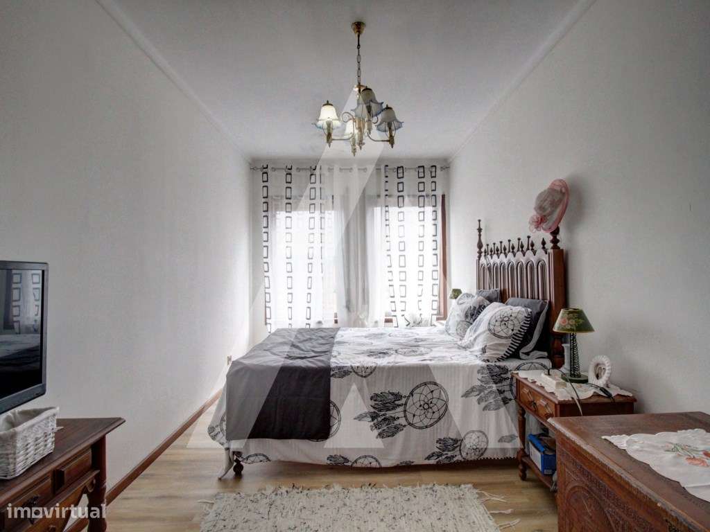 Apartamento T2, mobilado no centro de Oliveira do Bairro-13