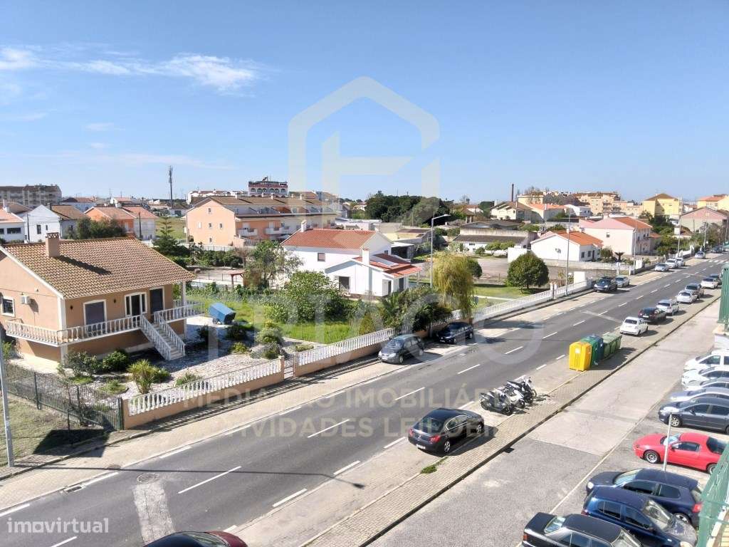 Apartamento T3 com Varanda e 2 Marquises com Excelente área - Exclu...-24
