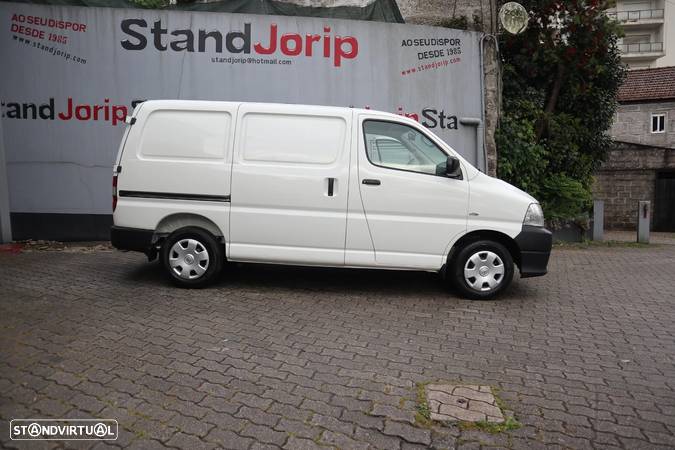 Toyota Hiace 2.5 d4d 117 Court Base - 4