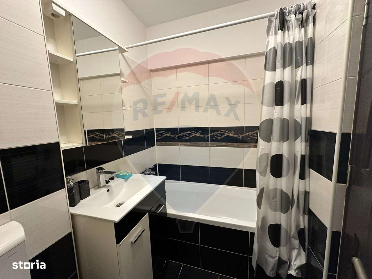 Garsoniera de inchiriat in Titan - Imagine principală: 4/6