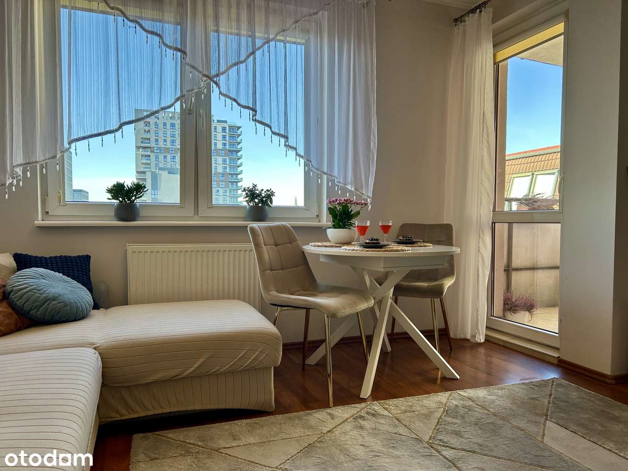 Centrum miasta, przestronne, 2 pokojowe z tarasem i miejscem w garażu-8