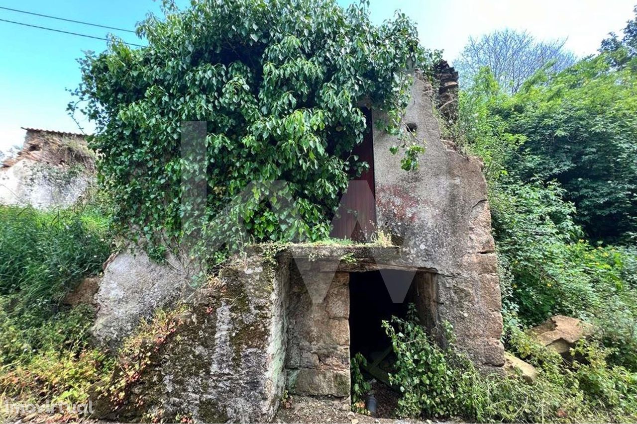 Casa Para Recuperar |Campo do Mouro - Miranda do Corvo