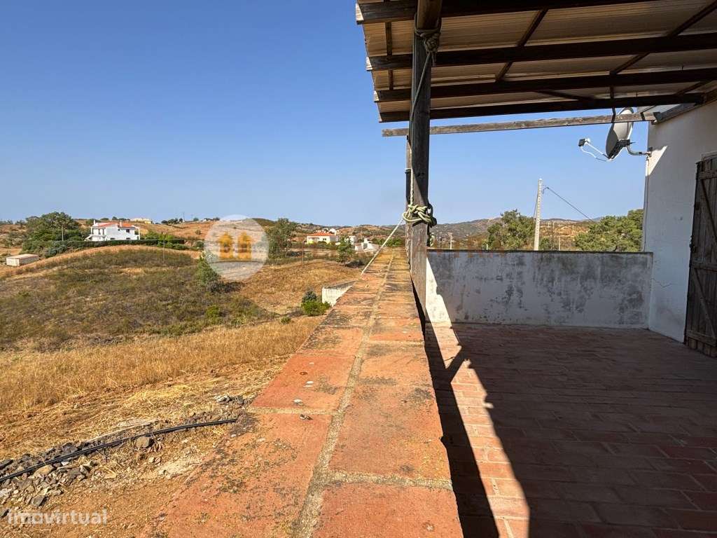 Moradia de estilo tradicional- Charme, vistas sob a Serra e Mar-20