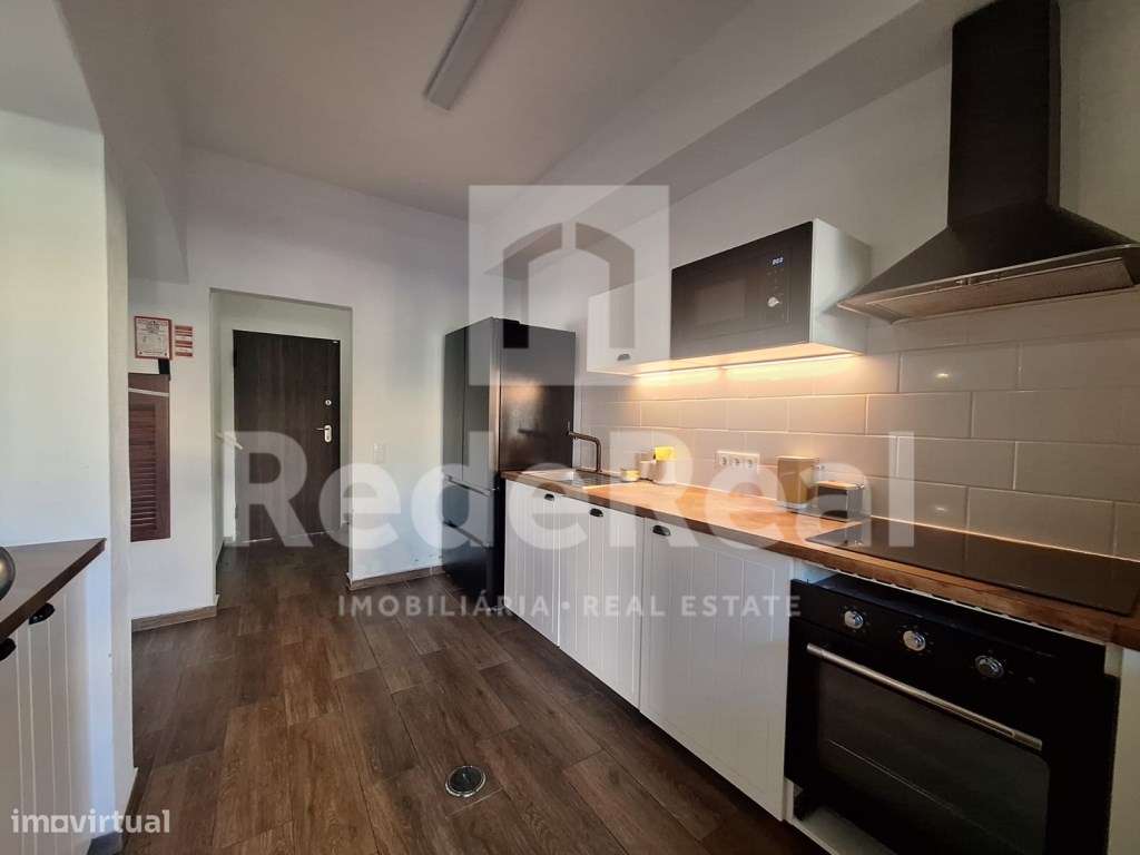 Moradia T3 + 1 com Boas Áreas em Lote de 300 m² - Centro de Albufeira-44