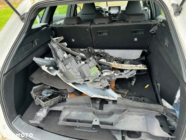 Toyota Corolla 1.8 Hybrid Touring Sports Comfort - 35