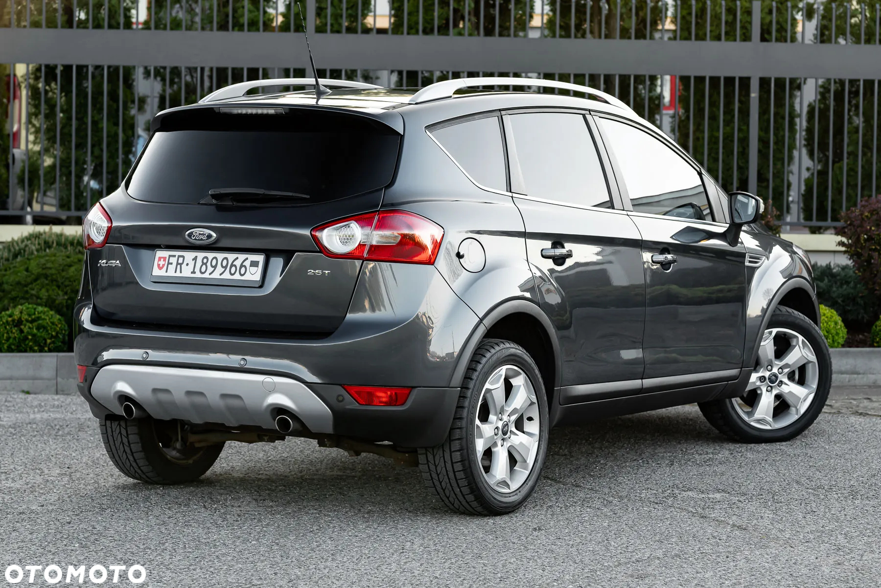 Ford Kuga 2.5 4x4 Titanium - 11