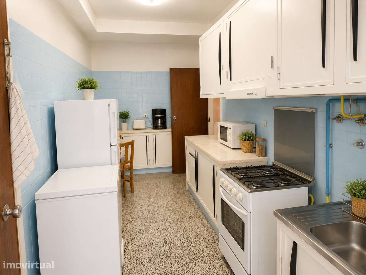 Apartamento T4 com varanda e elevador no centro de Leiria-4
