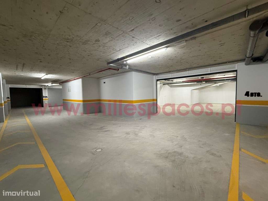 Duplex T3+1 Novo - Garagem individual e Terraço-36